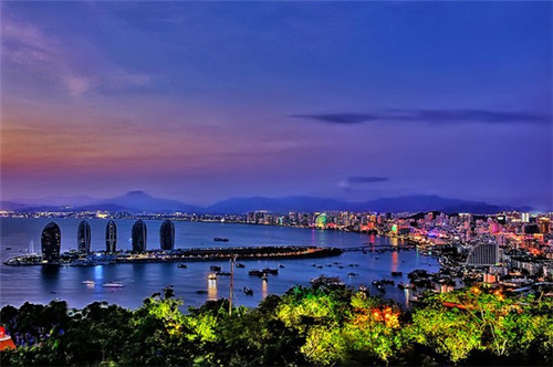 青笋炒木耳素炒芹菜做法（青笋炒木耳怎样炒）